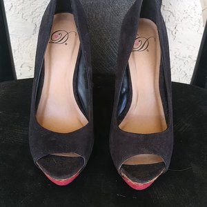 D Heart Heels size 5 shoes